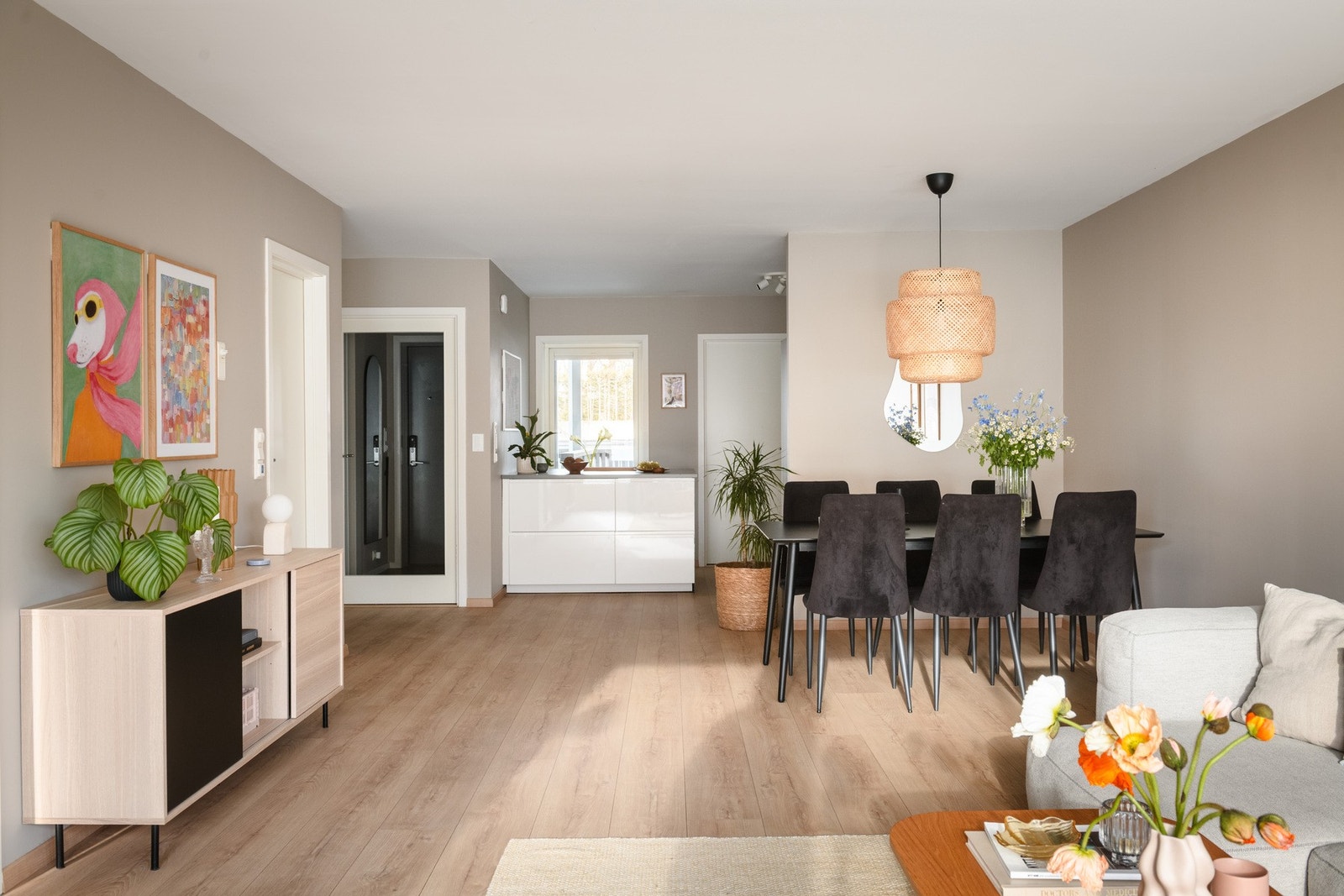 God plass til møblering i flere soner. Galleribilde