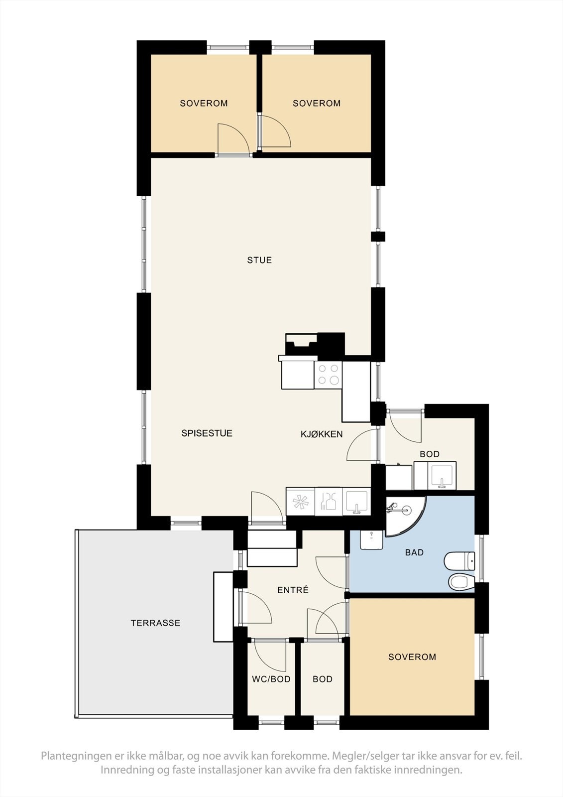 Hytta har en arealeffektiv planløsning over ett plan, med stue/kjøkken, tre soverom og bad. Galleribilde