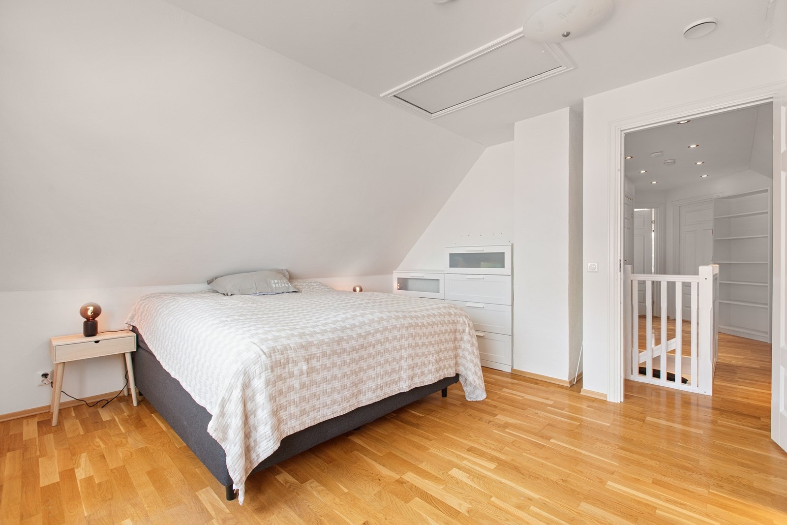 I denne etasjen er det hele 3 gode soverom. Galleribilde