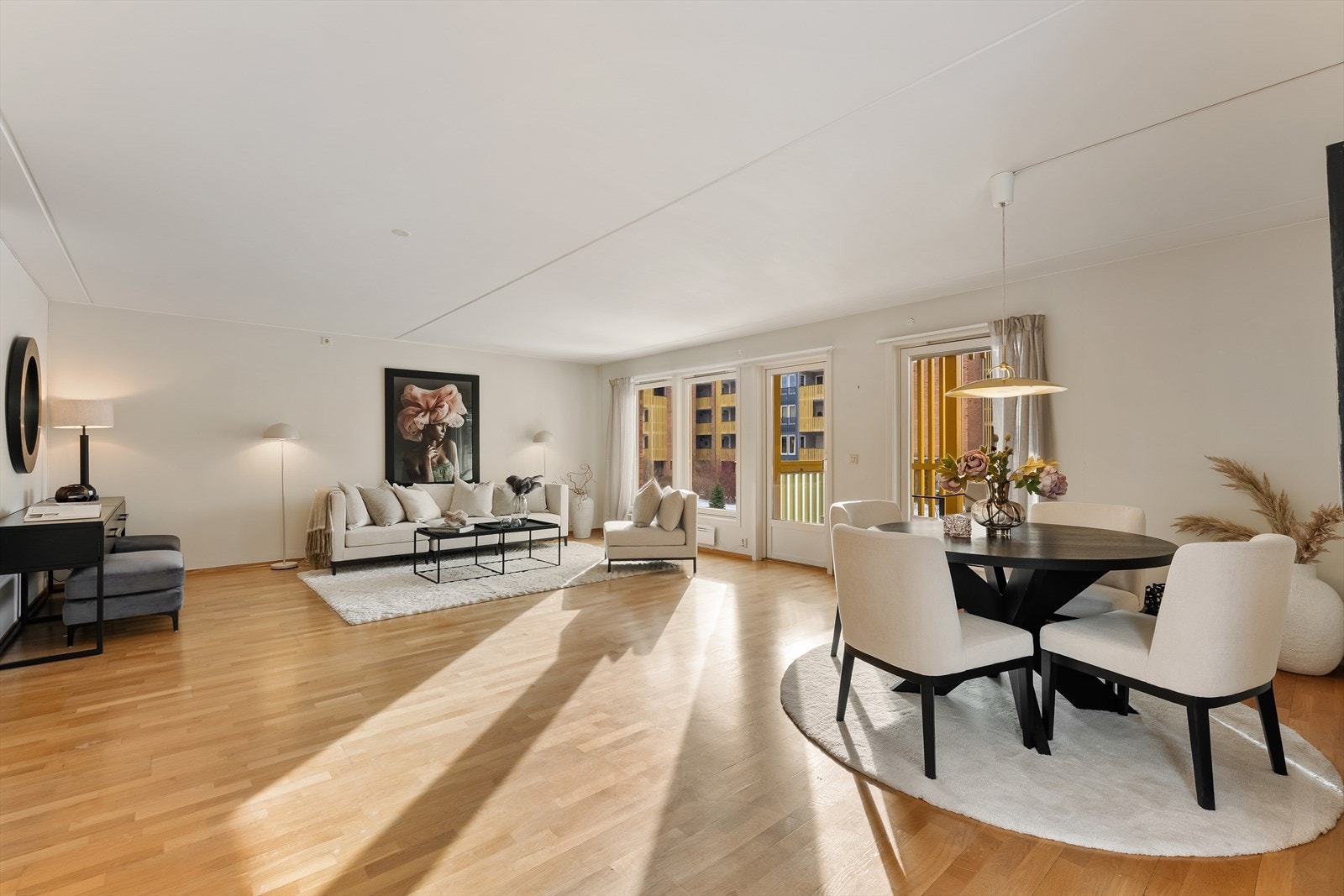 Stor 3-roms som kan omgjøres slik at det blir 3-4 soverom Galleribilde