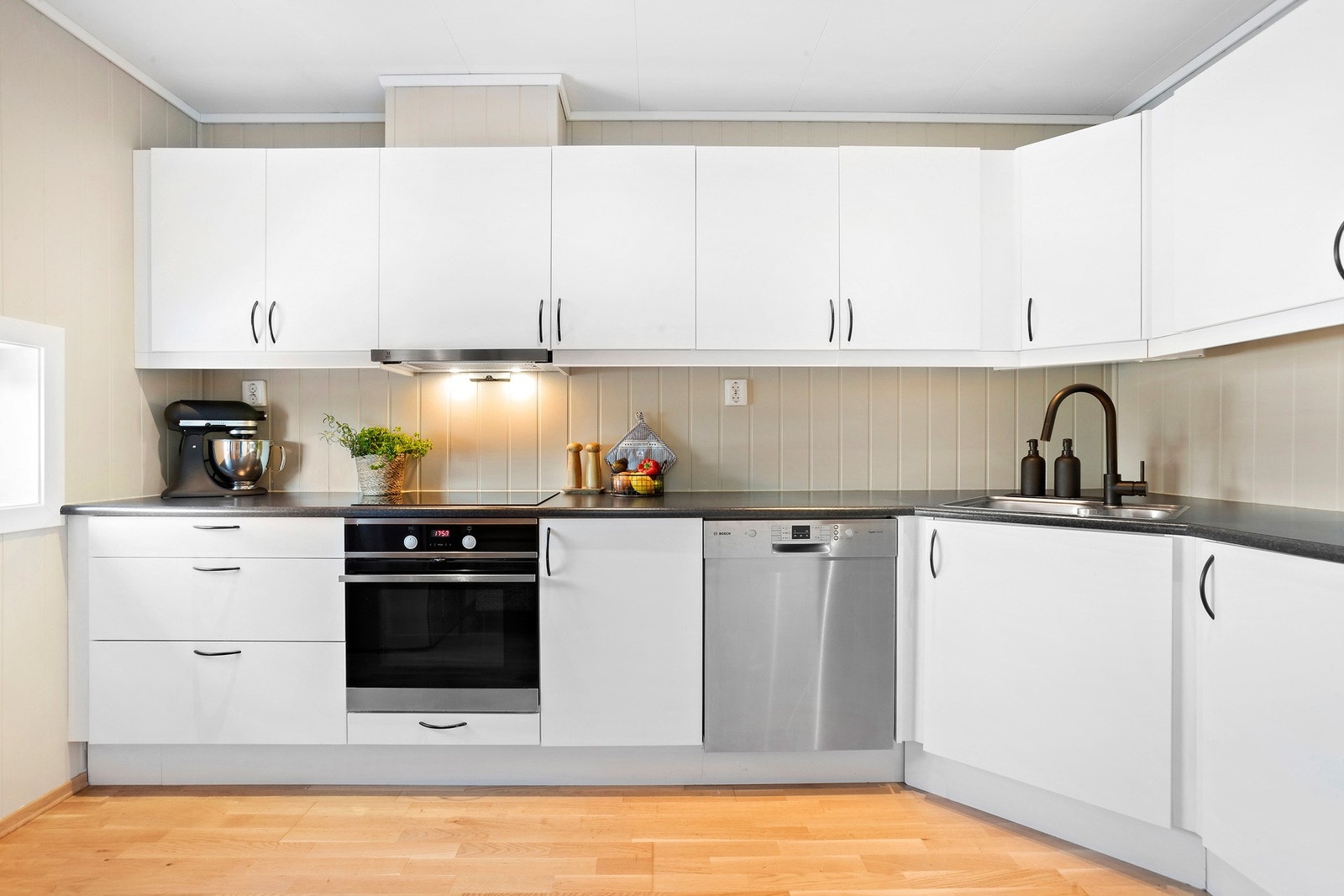 Pent moderne kjøkken Galleribilde