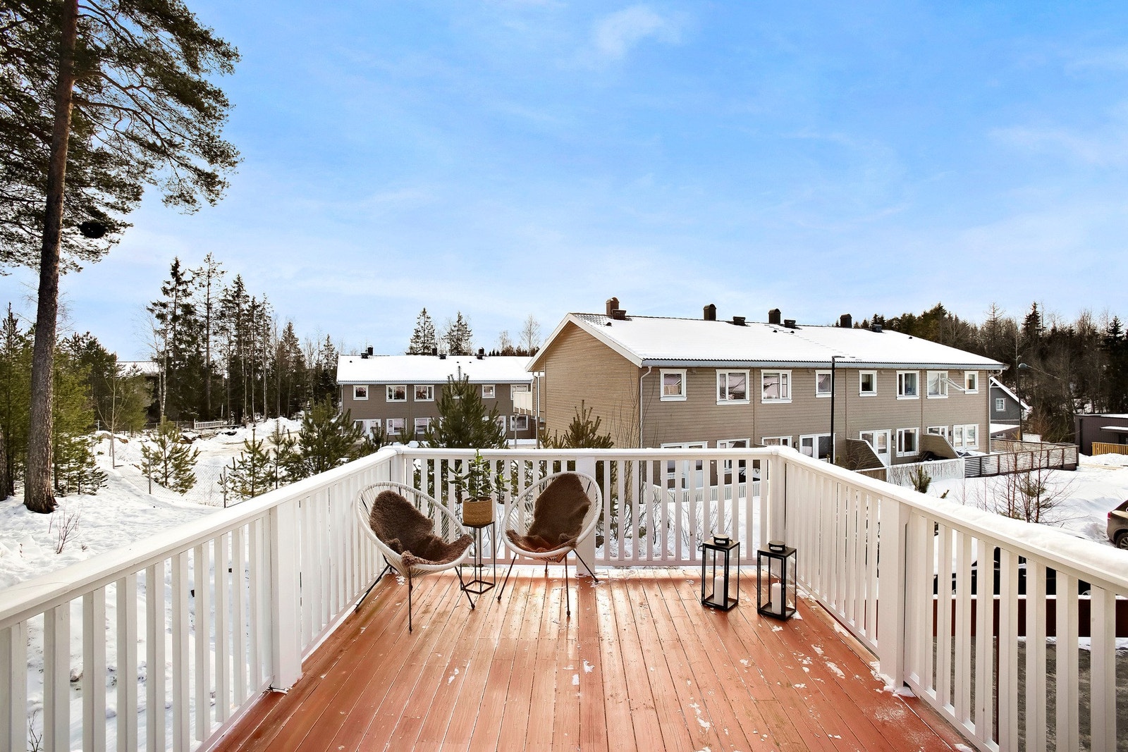 Flere utebilder... Galleribilde