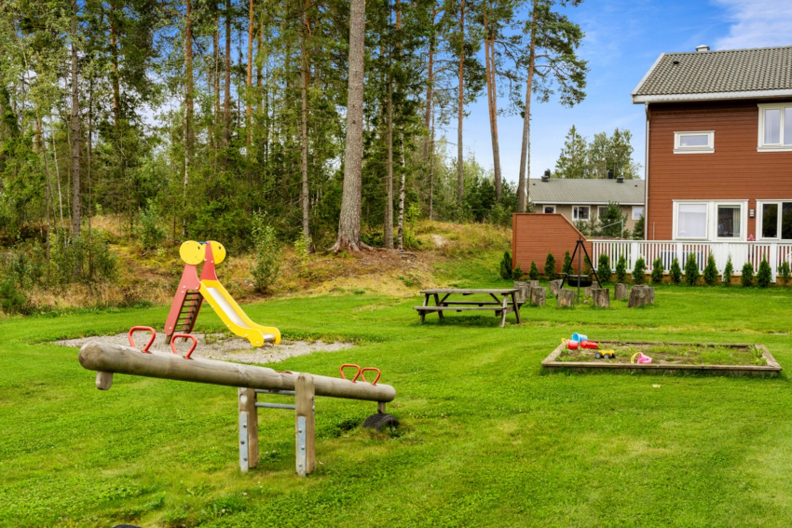 Fellesareal sommertid Galleribilde