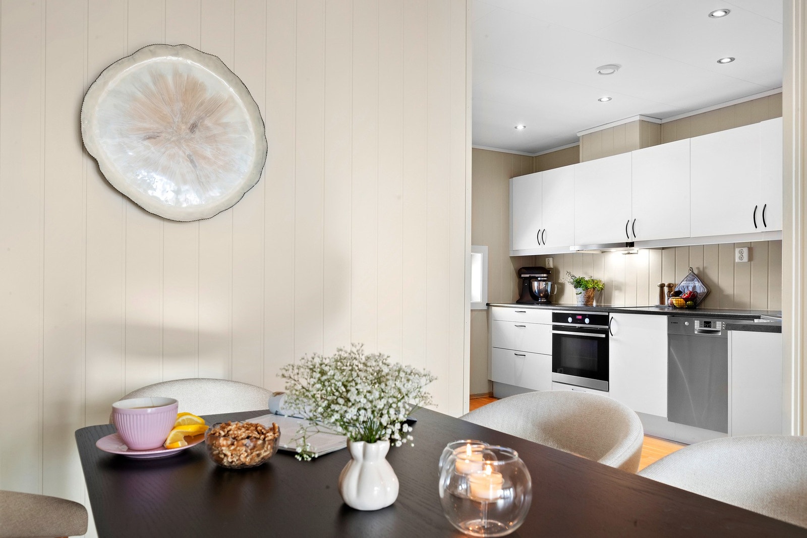 Spiseplass ved kjøkkenet Galleribilde