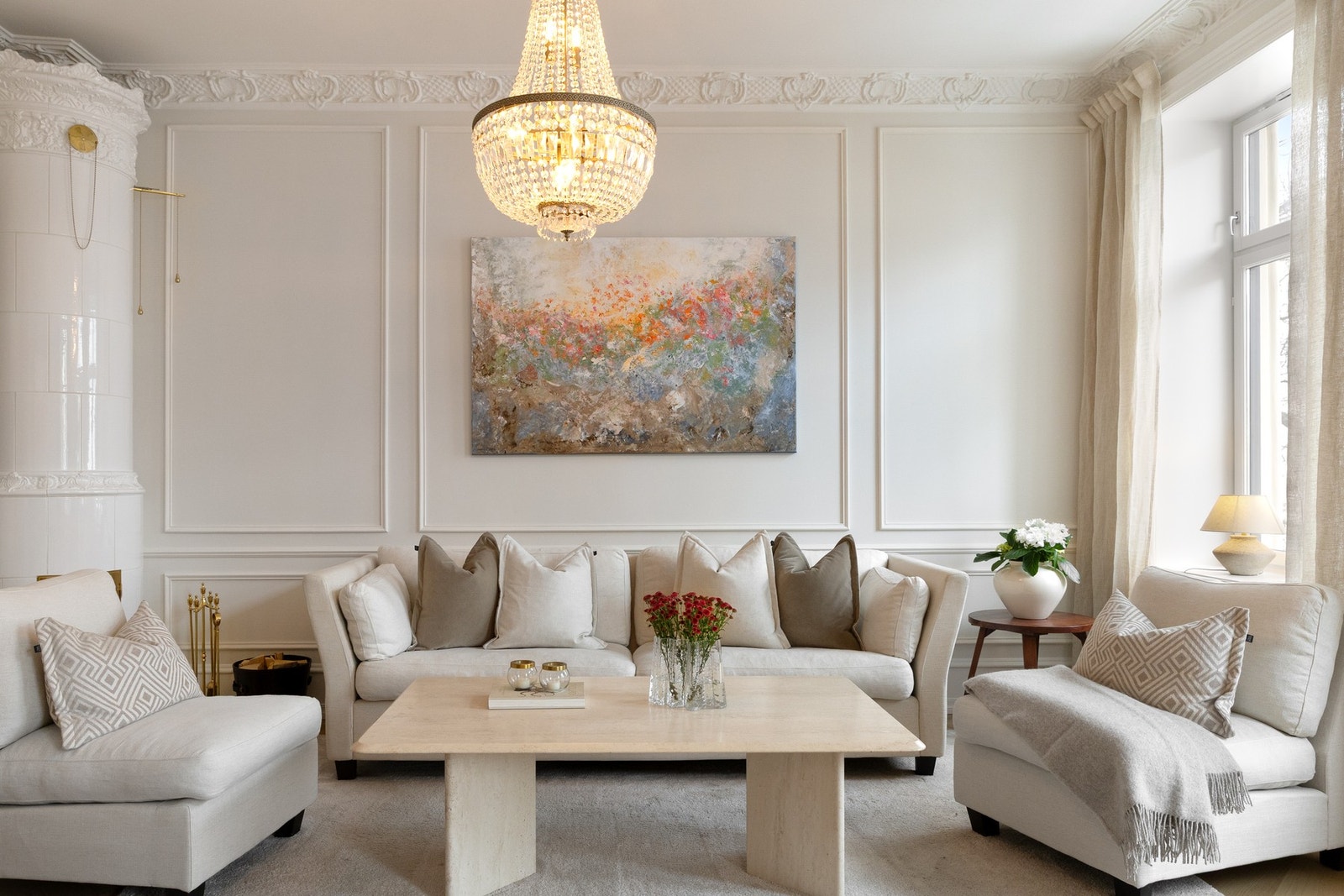 Boligen ble totalrehabilitert i 2025 og fremstår med gjennomgående høy standard. Galleribilde