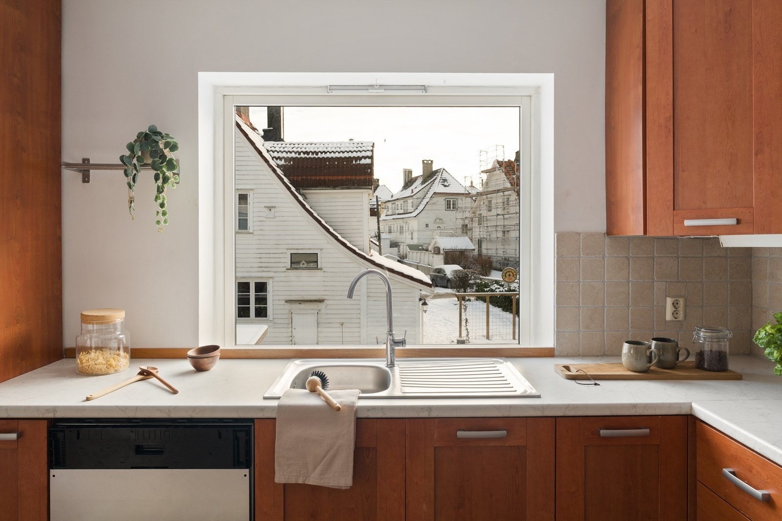 Gode solforhold med sol langt ut på ettermiddagen Galleribilde