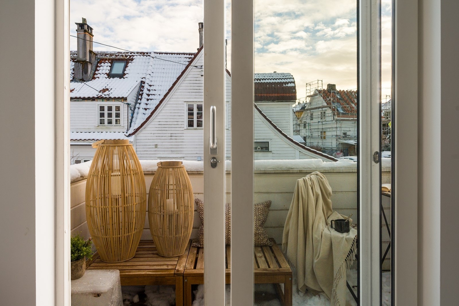 Fra stuen er det utgang til en sørvendt balkong målt til 3 m² Galleribilde