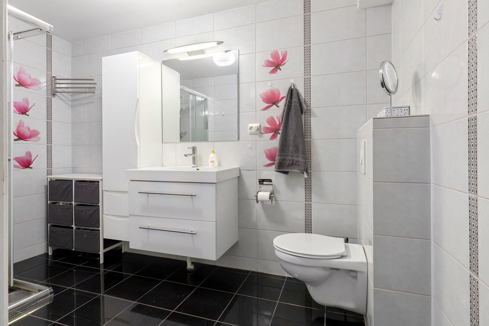 Flislagt bad med varmekabler i gulv Galleribilde