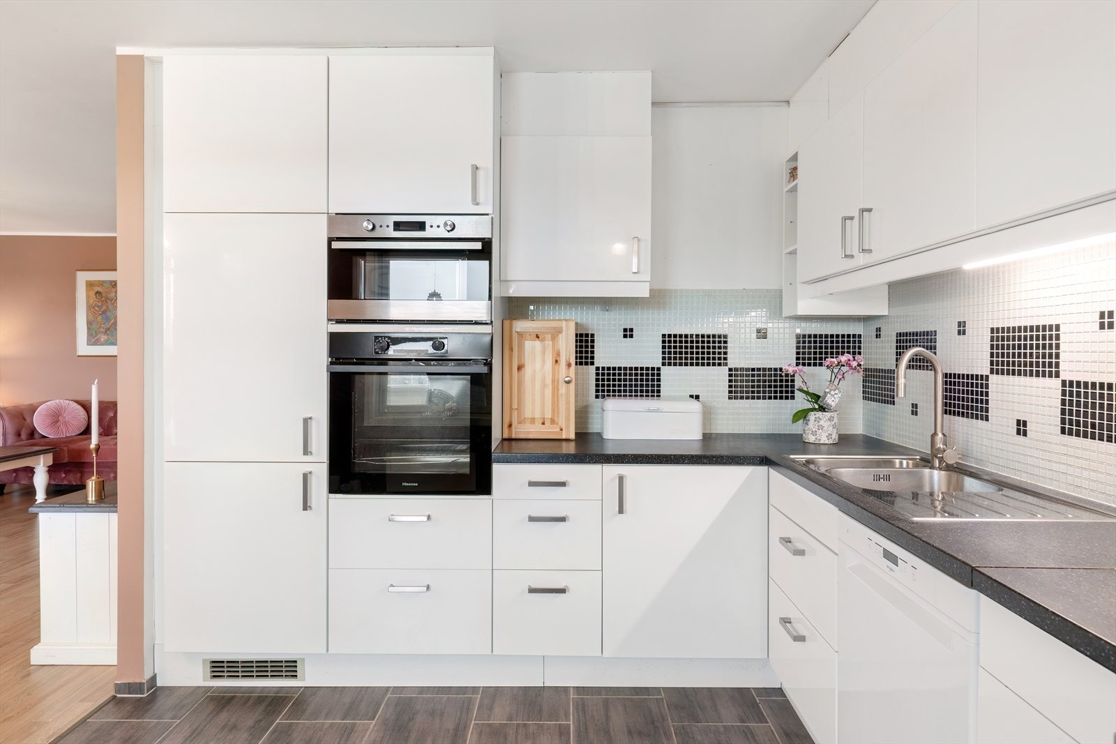 Kjøkken - hvitevarer på kjøkken medfølger. Galleribilde