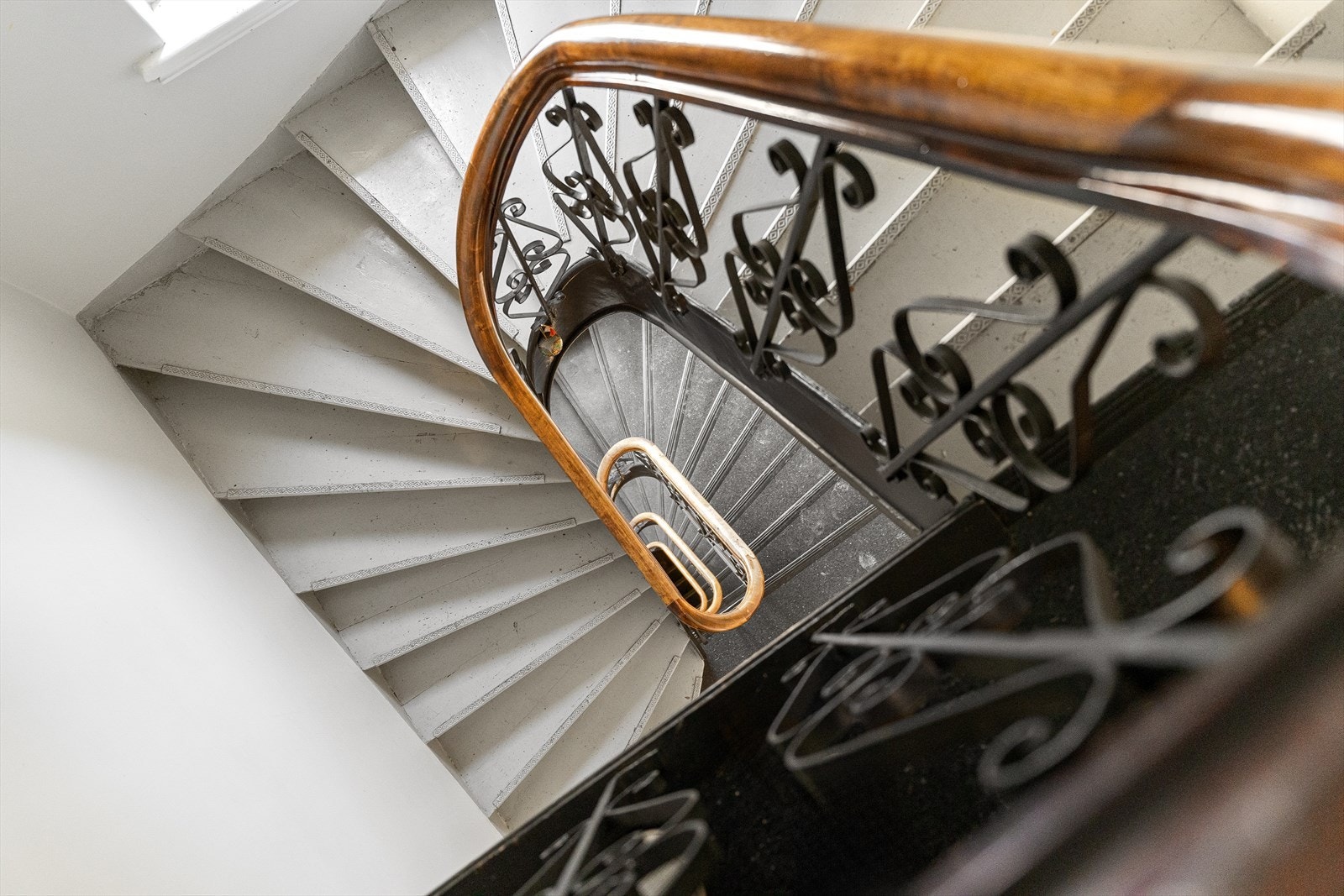 Leiligheten disponerer to loftsboder. Galleribilde