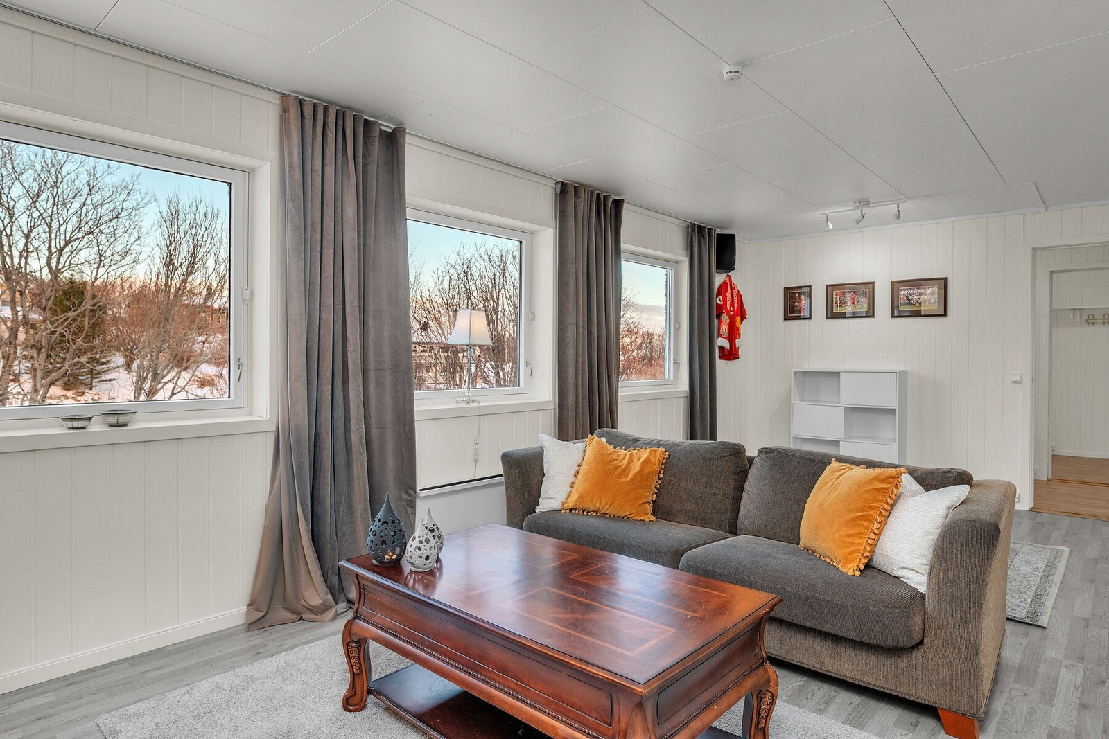 3 store vinduer slipper godt med lys inn. Galleribilde