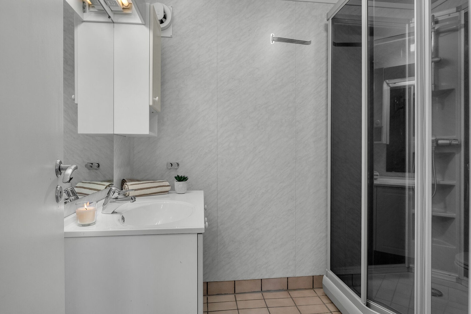 Eget bad tilknyttet utleiedel. Galleribilde