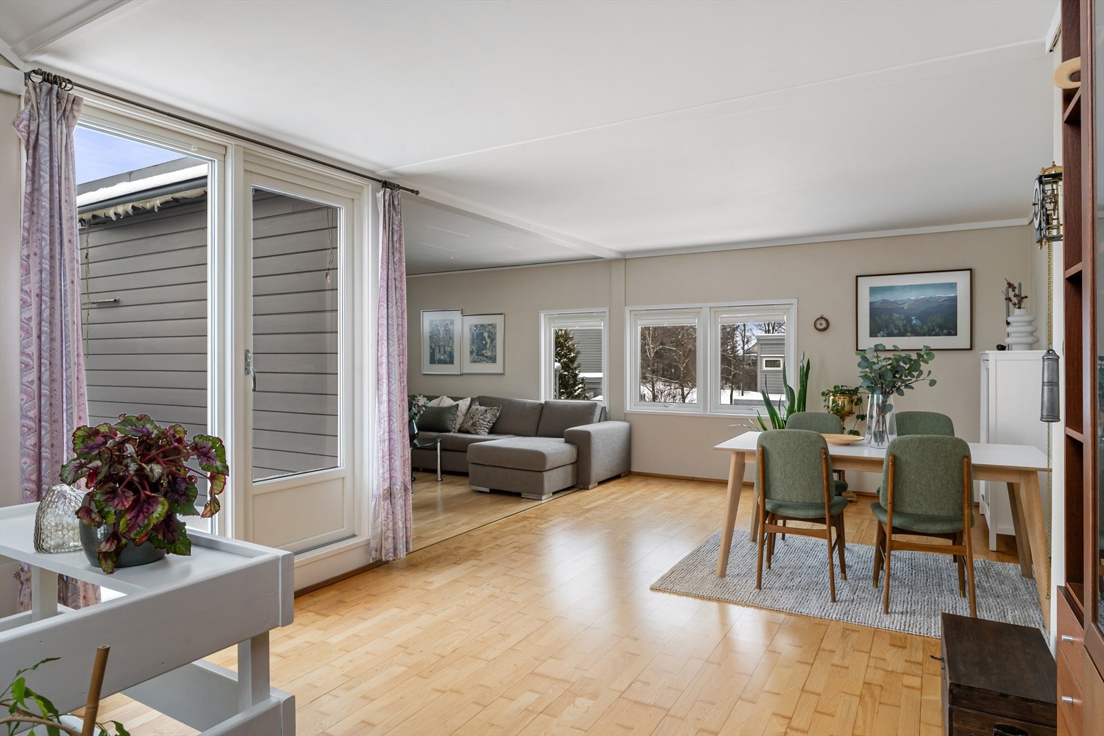 Utgang til kjekk "takterrasse" Galleribilde