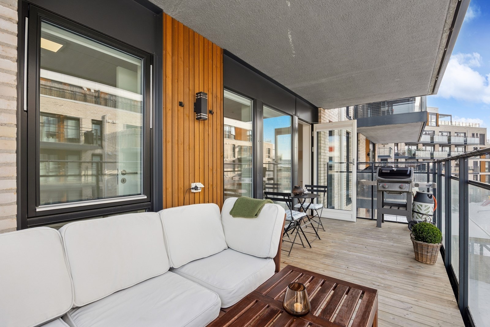 Flott og stor balkong på hele 12 kvm. Galleribilde