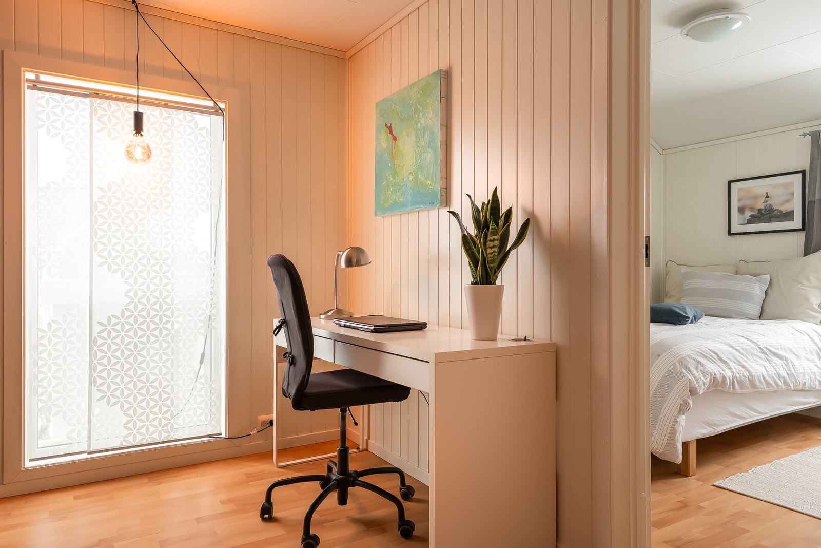 Dagens eier har også innredet deler av den til kontor Galleribilde