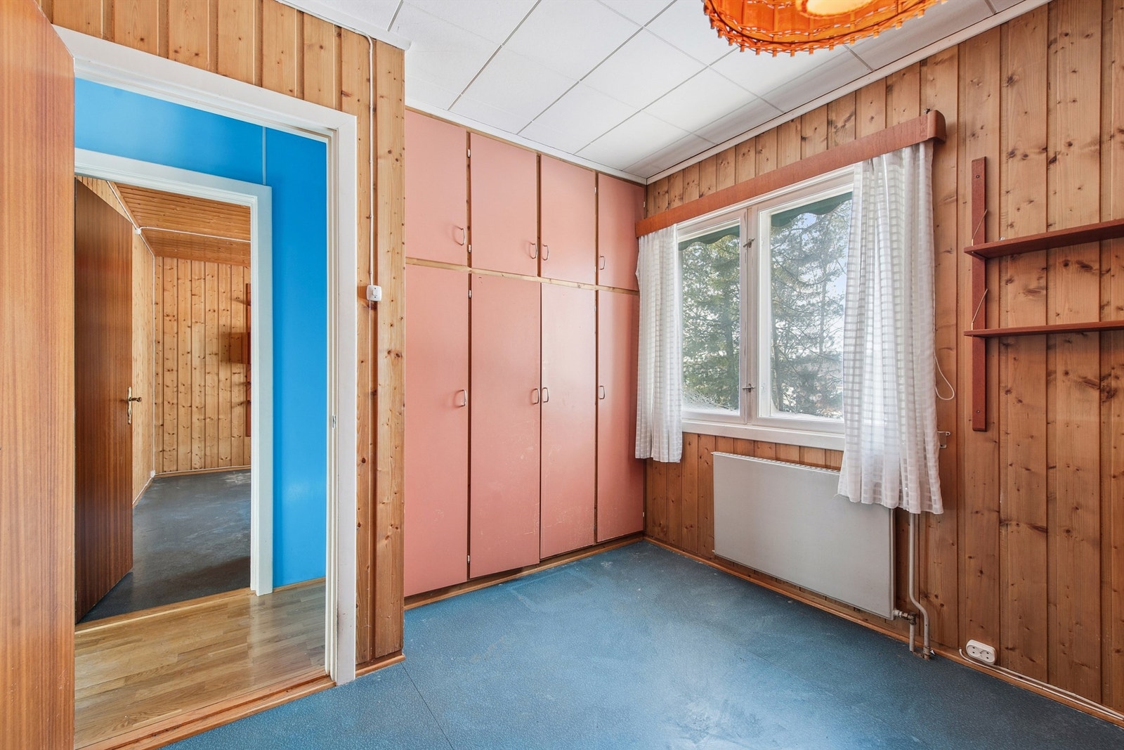 Soverom 1. etasje. Reoler på vegg medfølger ikke. Galleribilde