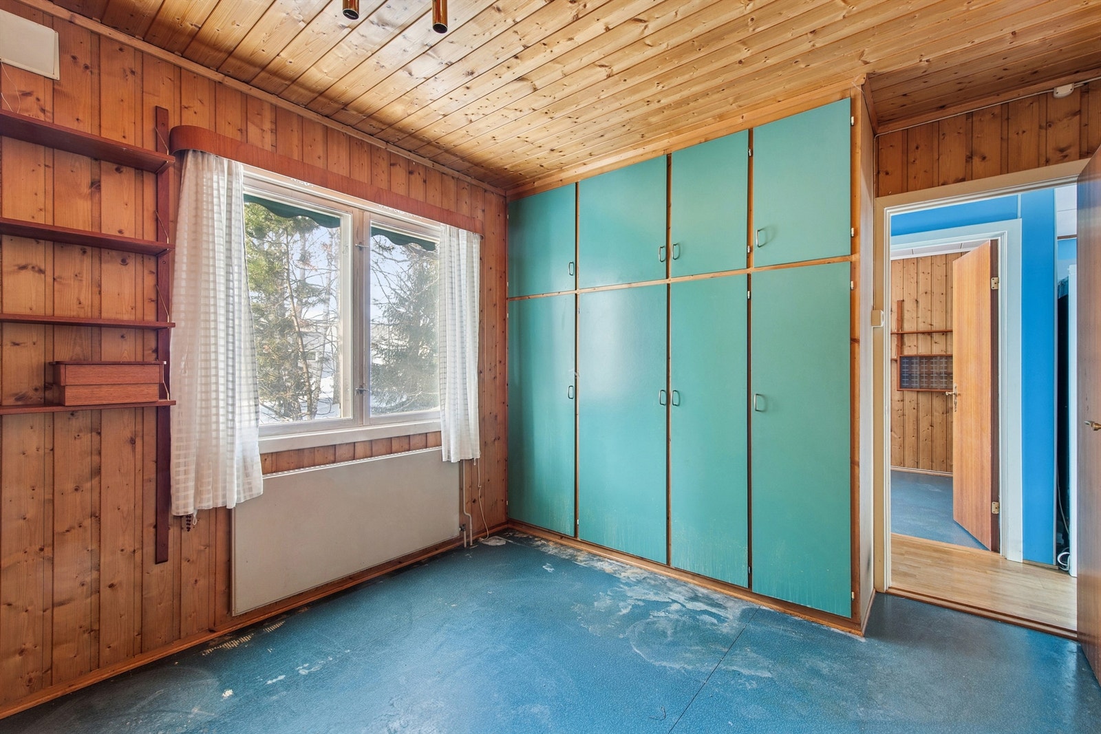 Soverom 1. etasje. Reoler på vegg medfølger ikke. Galleribilde