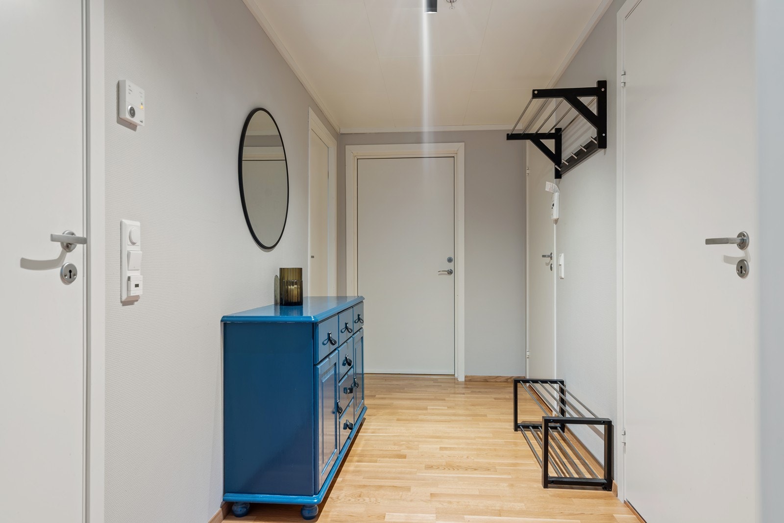 Gang m/heis like utenfor Galleribilde