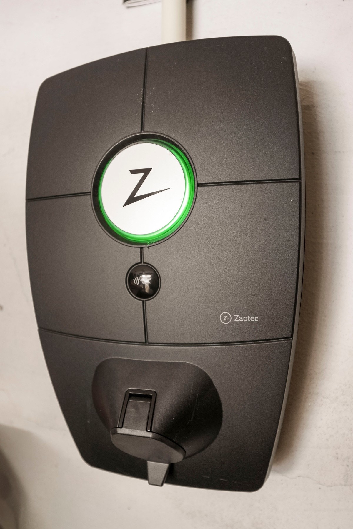 Leiligheten en garasjeplass med elbillader. Galleribilde