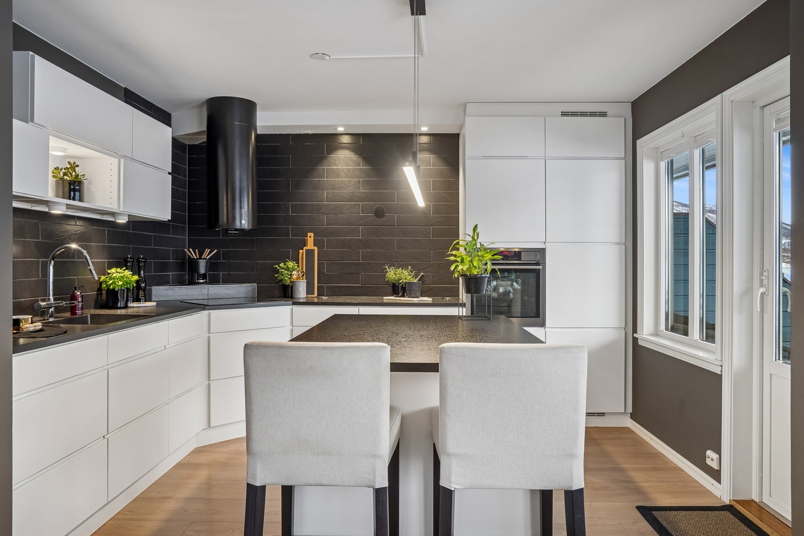 En innbydende og flott 4-roms i attraktivt område! Galleribilde