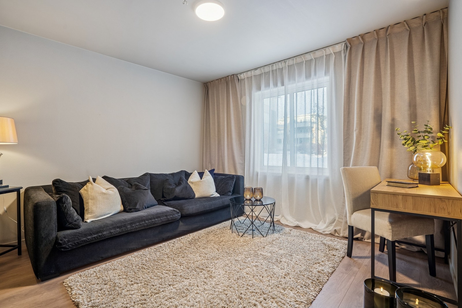 Soverom av god størrelse, her brukt som tv-stue! Galleribilde