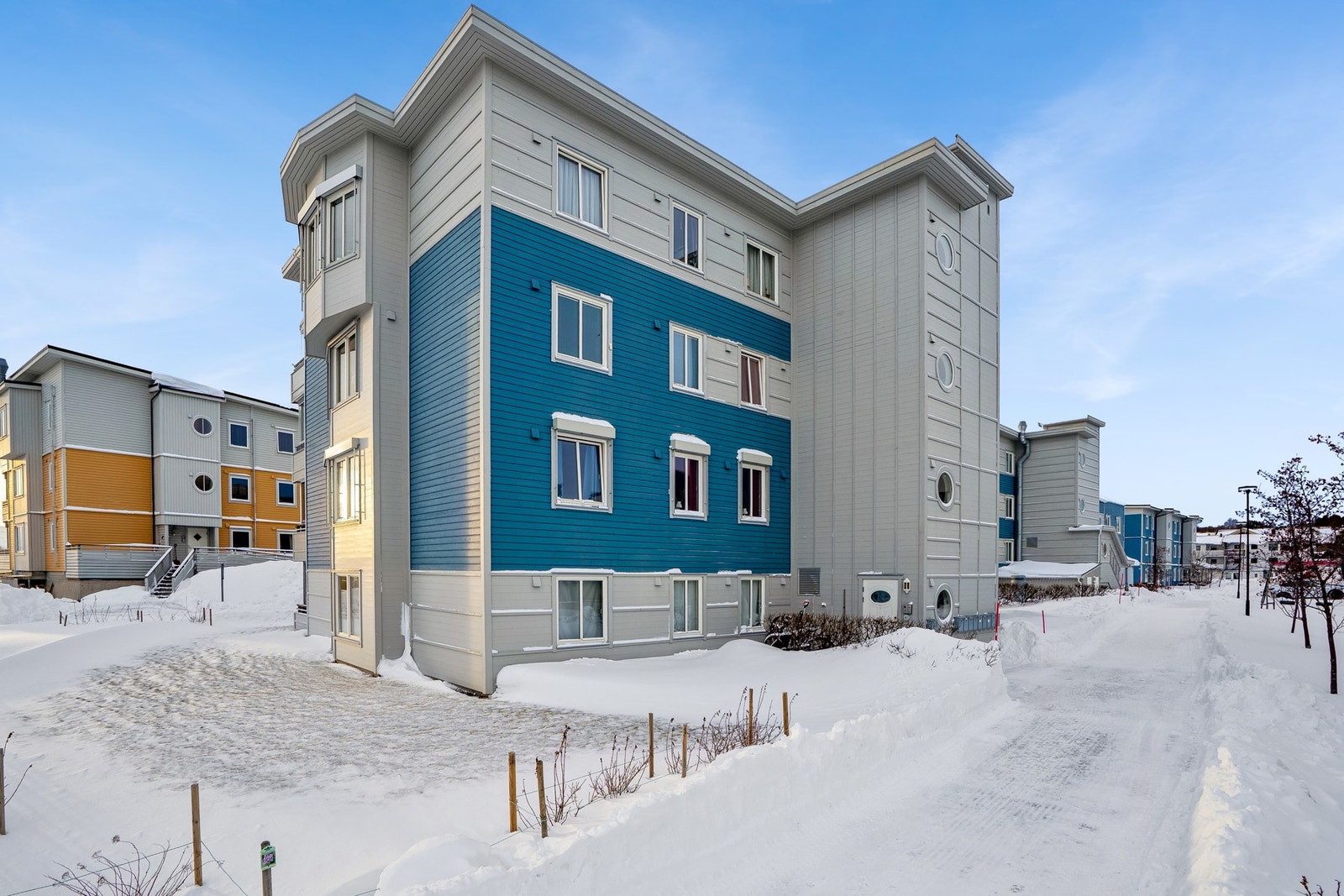 Inngang fra nord-siden av bygget. Galleribilde