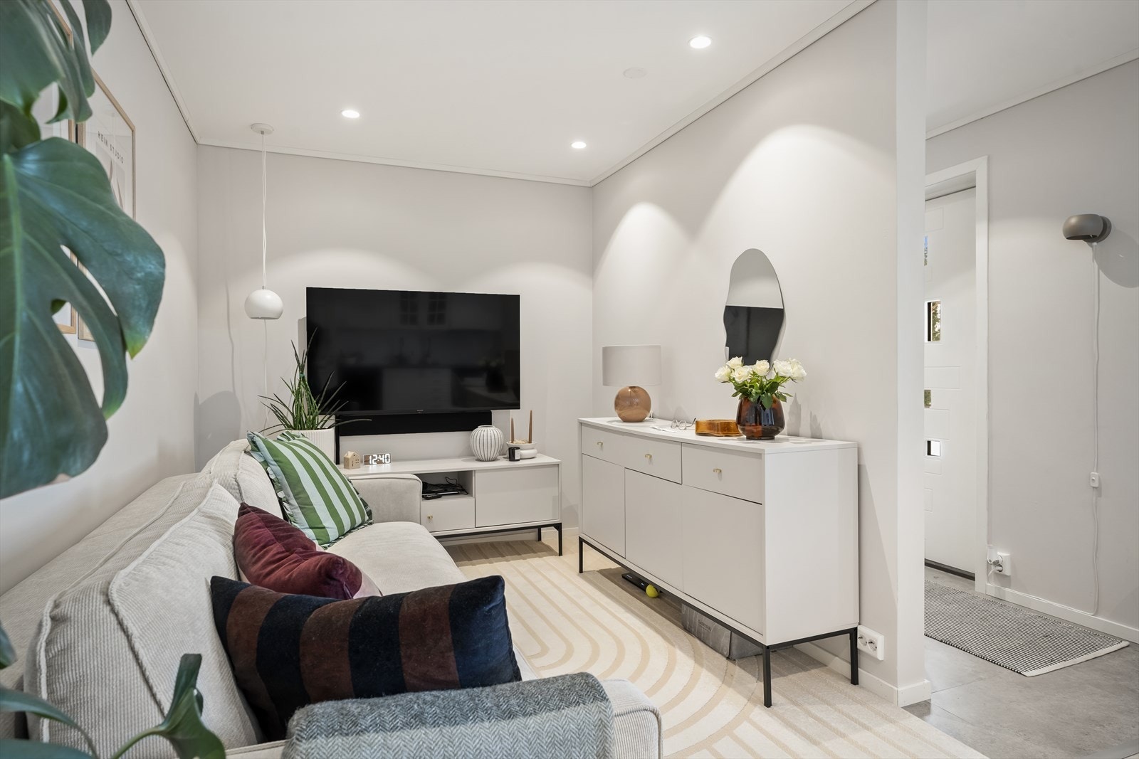 En effektiv og innbydende stue. Galleribilde