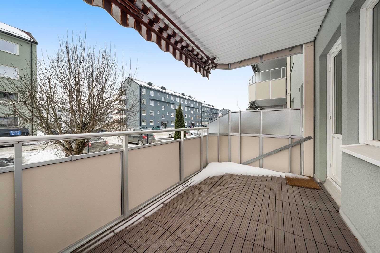 Her har du god plass til grill og diverse utemøblement - ypperlig for gjester! Galleribilde