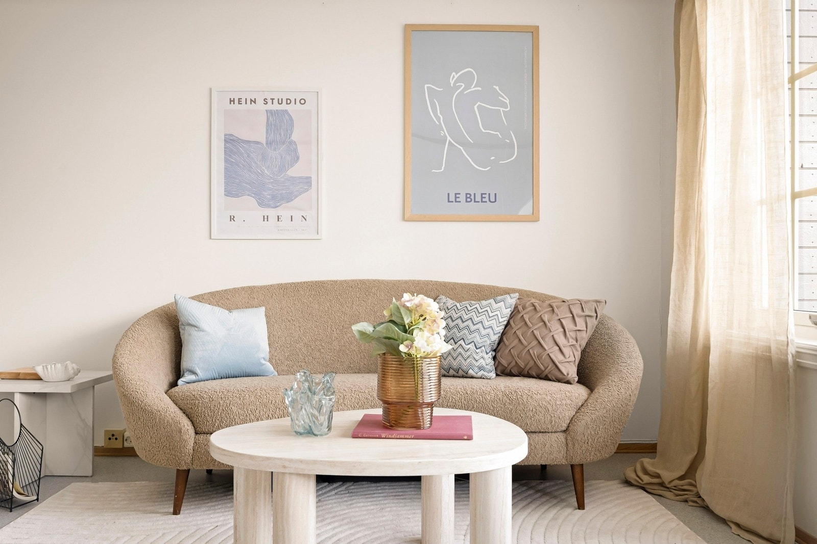 Dette er en stue som egner seg godt til både rolige hverdager og sosiale sammenkomster. Galleribilde