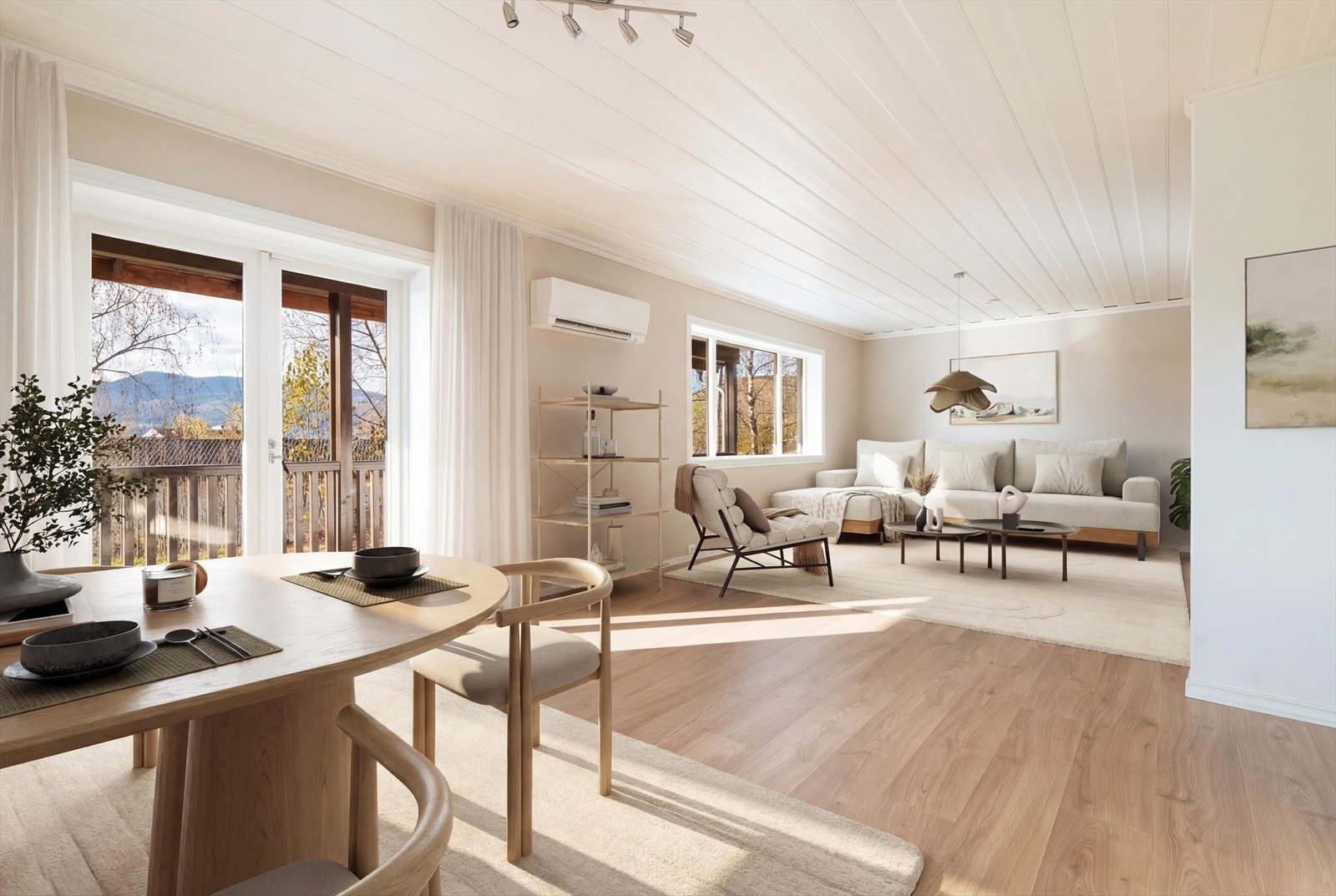 Hovedboligen har to lyse og romslige stuer, beliggende på hver sin side av kjøkkenet. Den ene av stuene har gode soner for møblering, med plass til både sofagruppe, spisestue og annen mindre møblering. (Digital møblering, kun en illustrasjon) Galleribilde