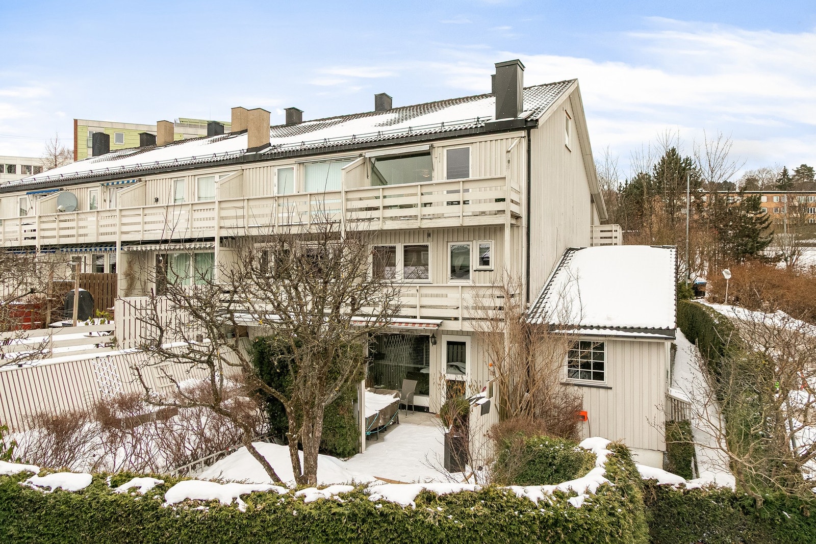 Beliggenheten er meget ettertraktet hvor du bor svært sentralt, men samtidig tilbaketrukket. Galleribilde