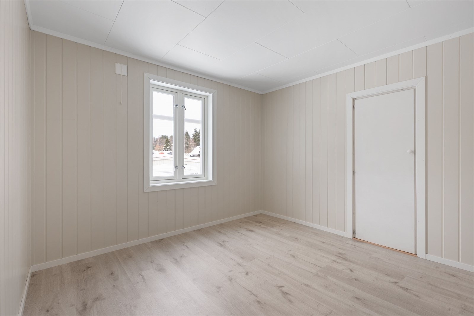 Soverom 2 - Også her med direkte tilgang på walk-in. Galleribilde