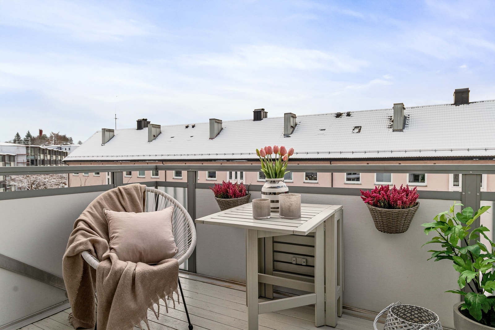 - Her kan sol og utsikt nytes på de fineste dagene - Galleribilde