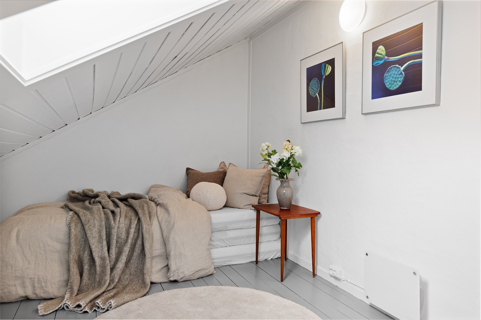 - Det er i dag innredet som soverom men er ikke søkt om bruksendring hos kommunen og er således ikke godkjent for varig opphold - Galleribilde