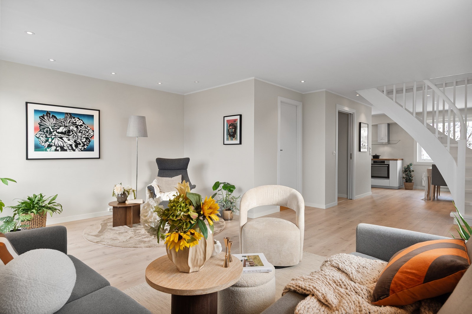 - Her kan man møblere i flere soner om ønskelig. Tilkomst til bad og gang - Galleribilde