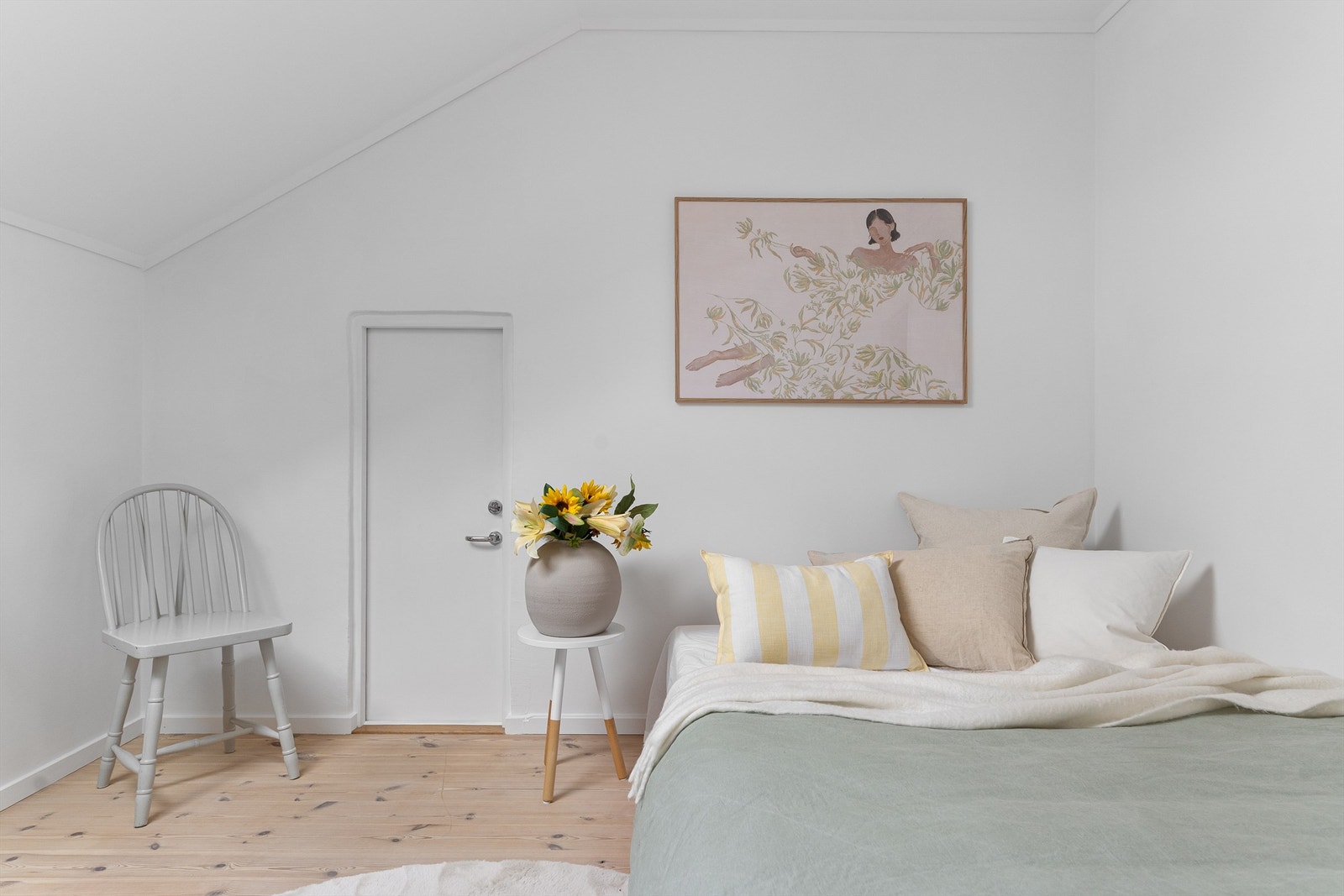 - Meget god plass til ønsket soveromsmøblering - Galleribilde