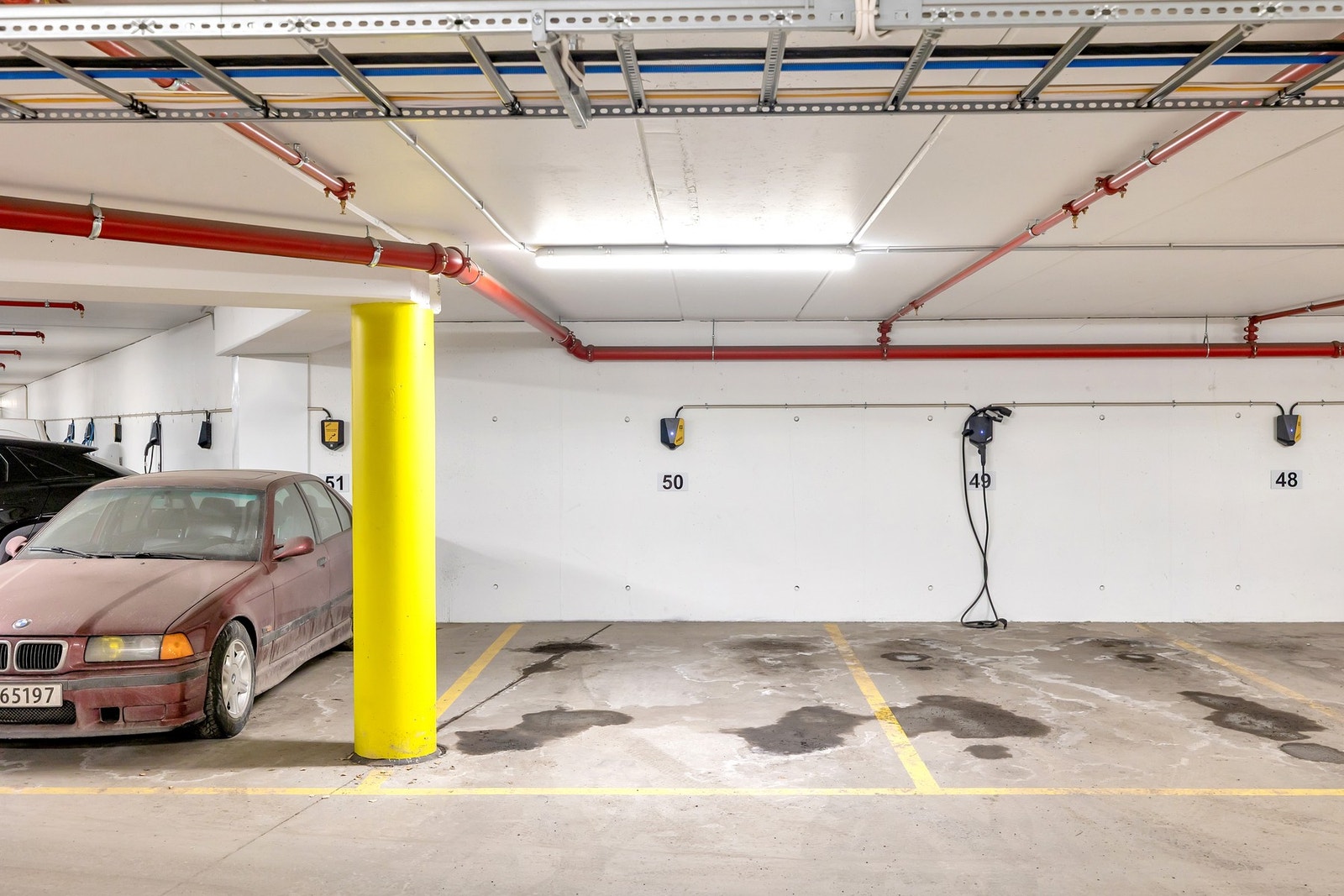 Det medfølger parkeringsplass i felles lukket garasjeanlegg Galleribilde