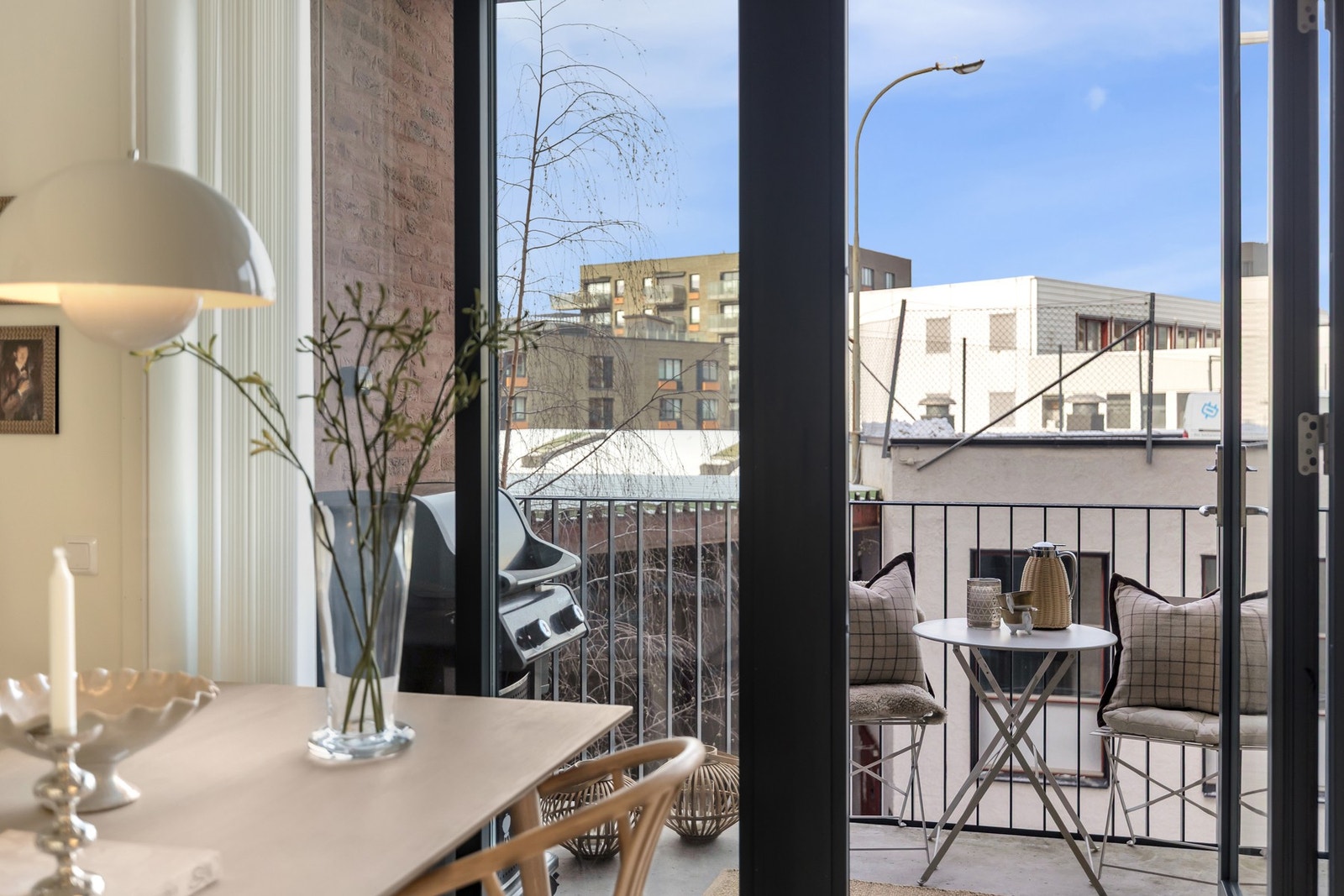 Utgang til den andre balkongen på 6 kvm. Galleribilde