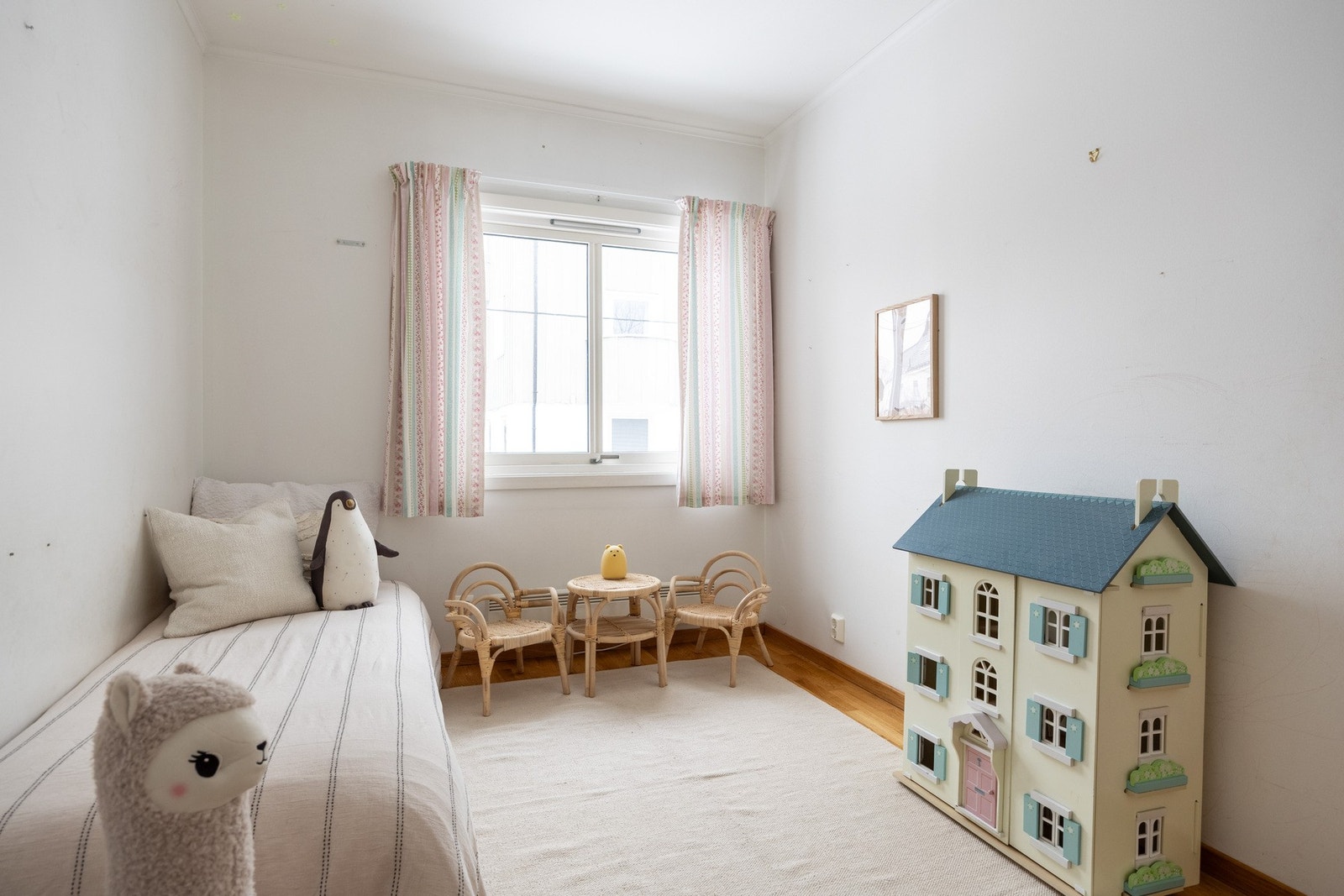 Boligens andre soverom i 1. etasje. Galleribilde