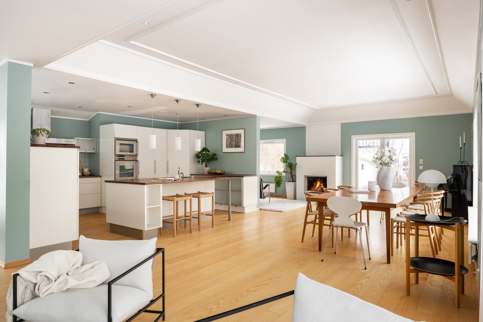 Svært etterspurt beliggenhet med kort avstand til alt man trenger i hverdagen i et barnevennlig boligområde. Galleribilde