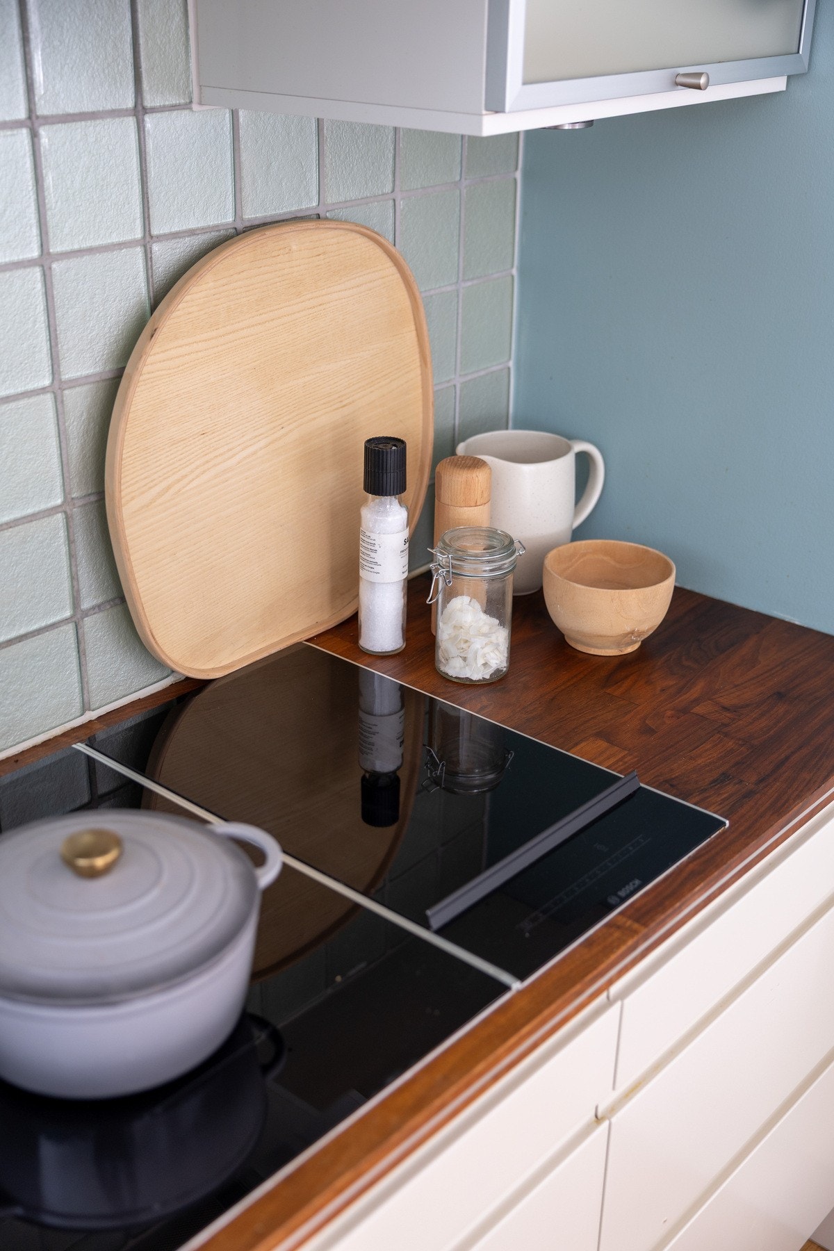 Benkeplate i valnøtt. Galleribilde