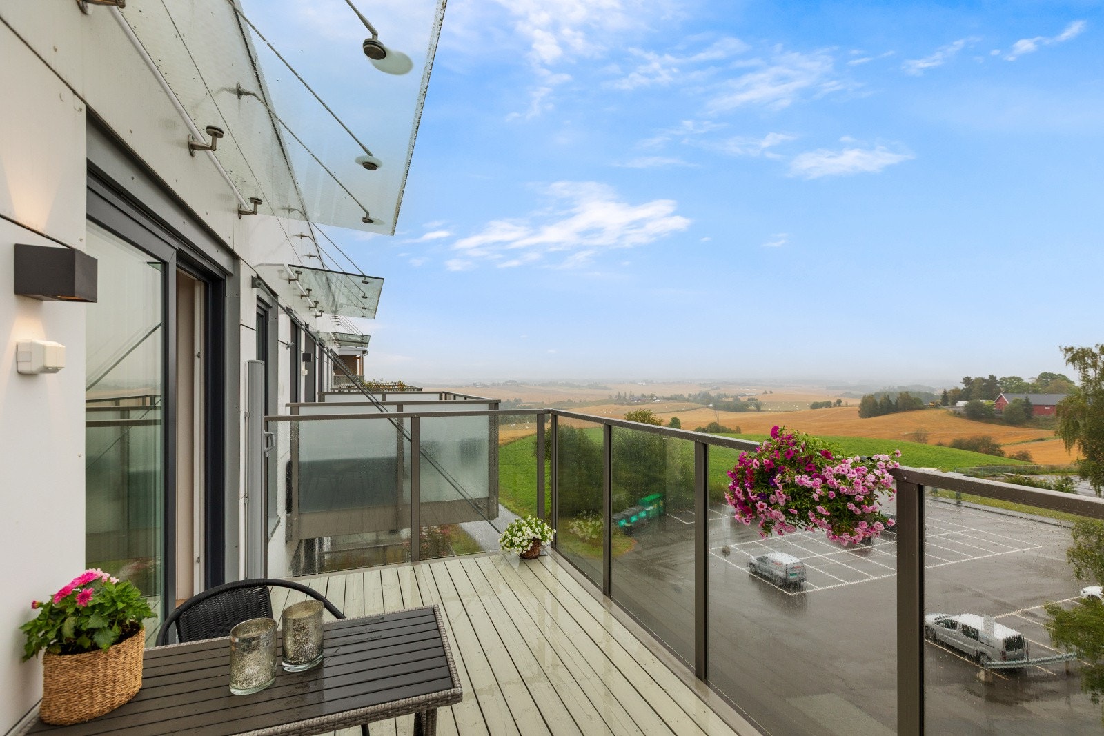 Her kan du nyte en flott utsikt, samtidig som du har god skjerming mot innsyn, noe som gir deg en privat og fredelig atmosfære. Galleribilde