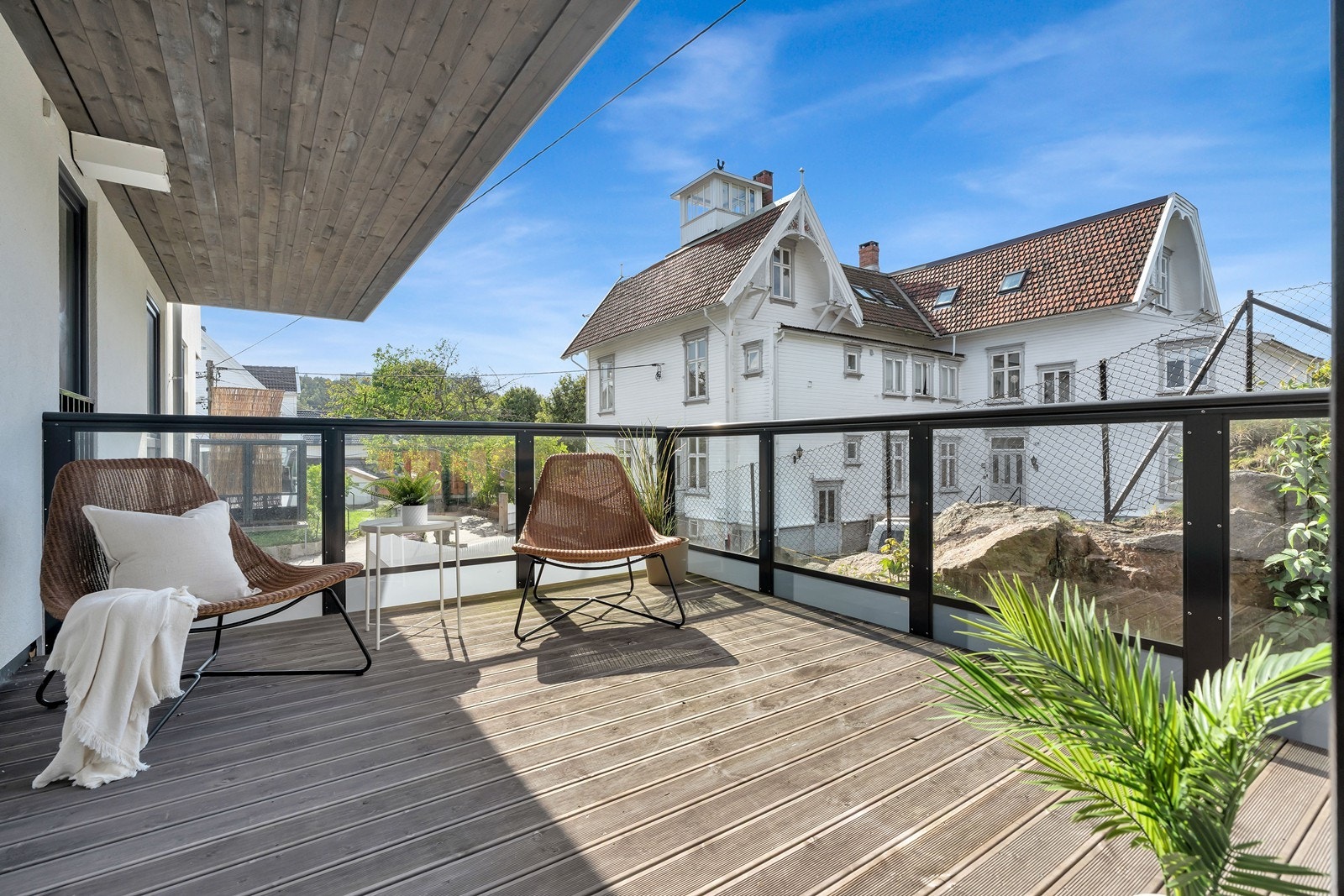 Her kan du flytte deg etter solen fra morgen til kveld Galleribilde