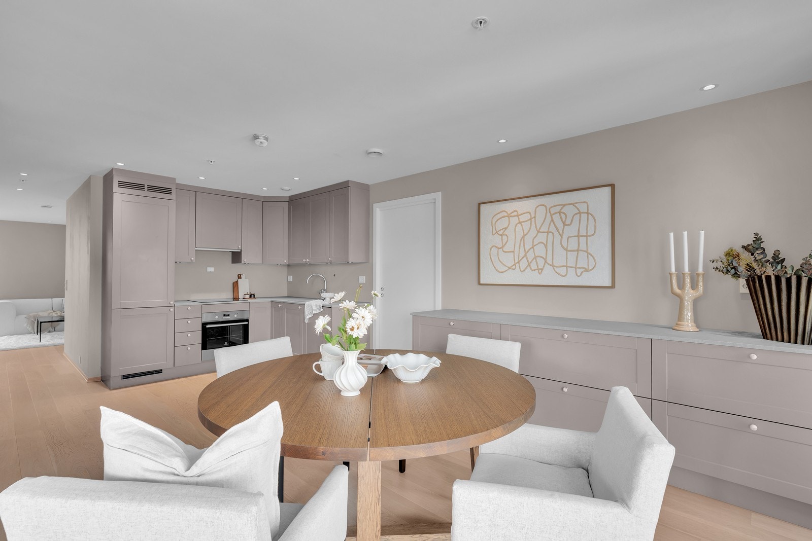 Her kan du også ha stort spisebord for familie og venner Galleribilde