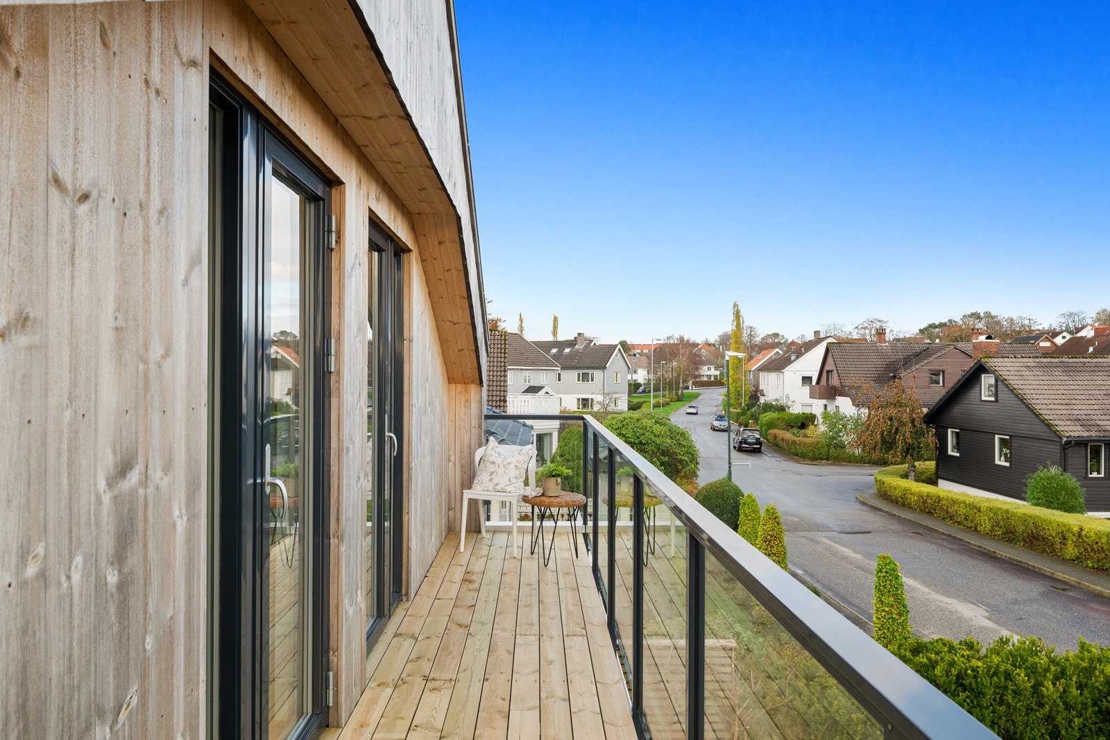 I andre etasje har man to terrasserer, noe som gjør det enkelt å finne sol uansett tid på dagen. Galleribilde