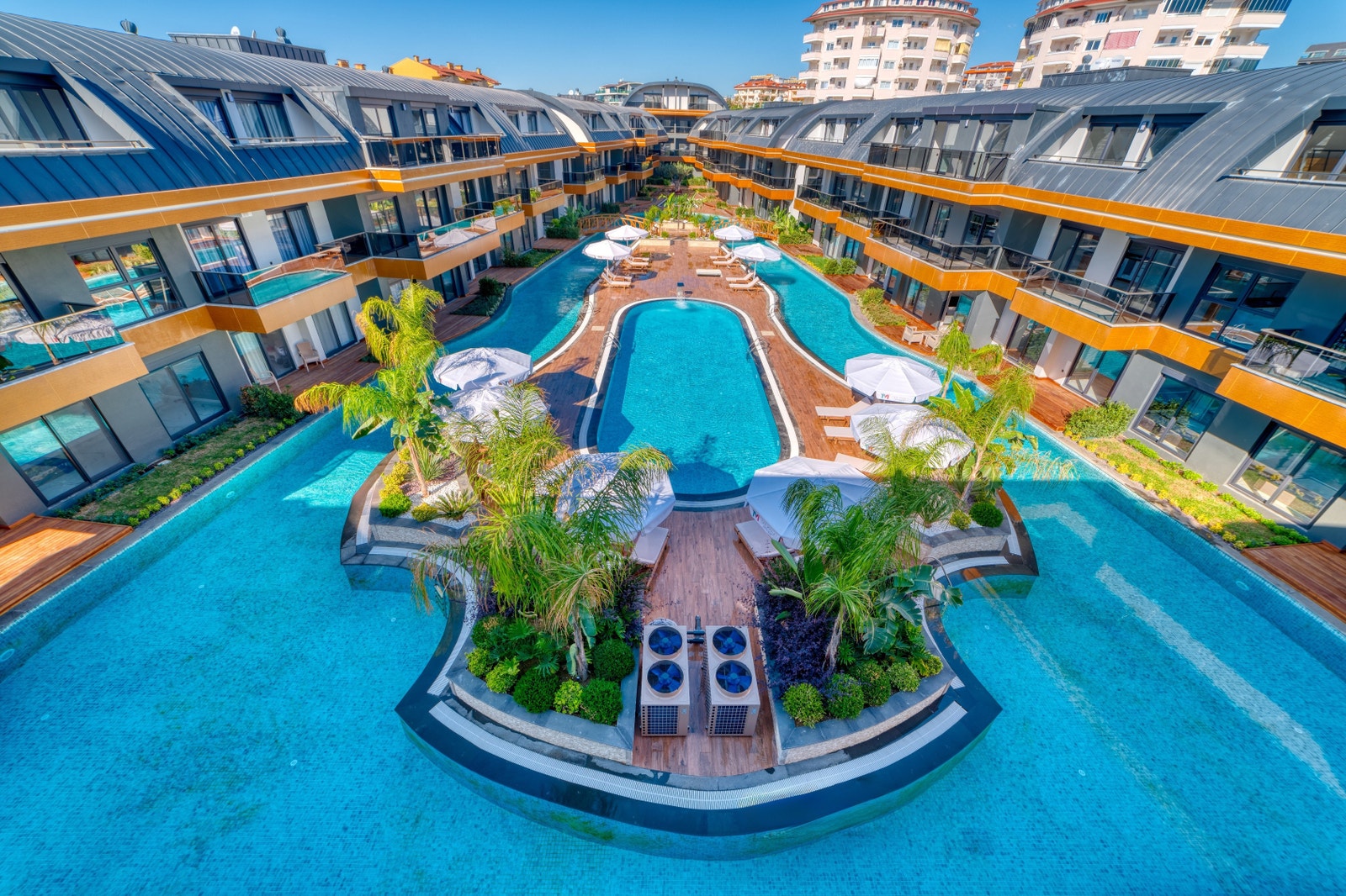 Overlooking the Pool area Galleribilde