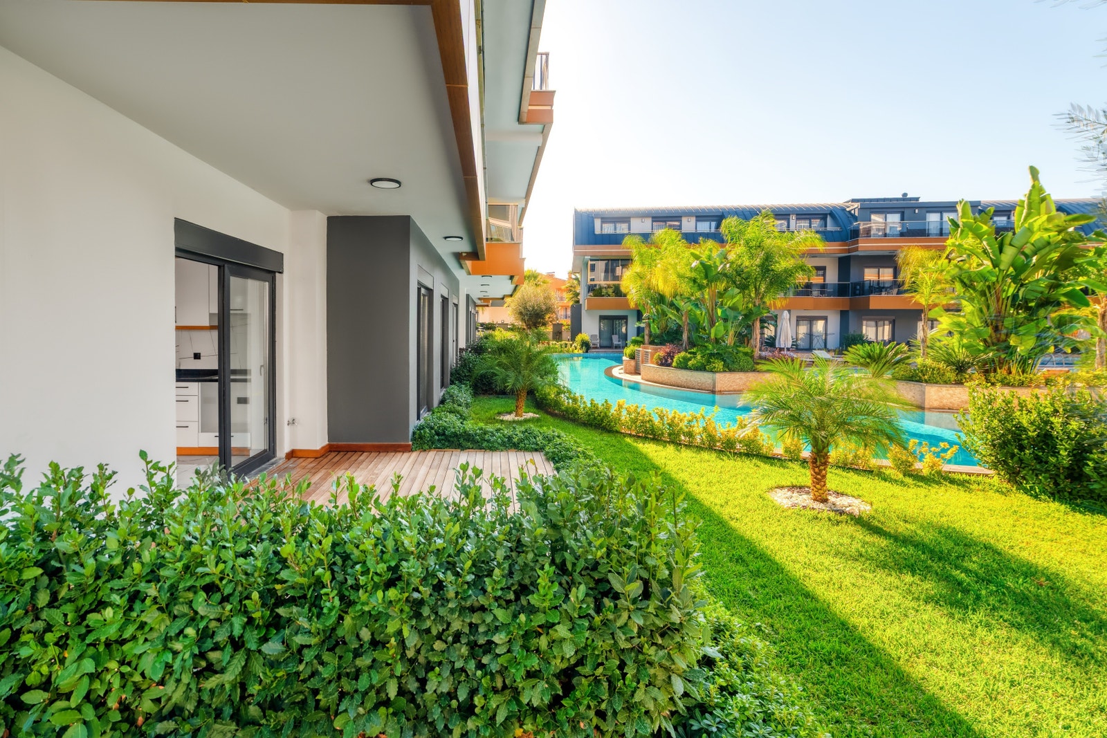The Apartment's private garden - Balcony Galleribilde