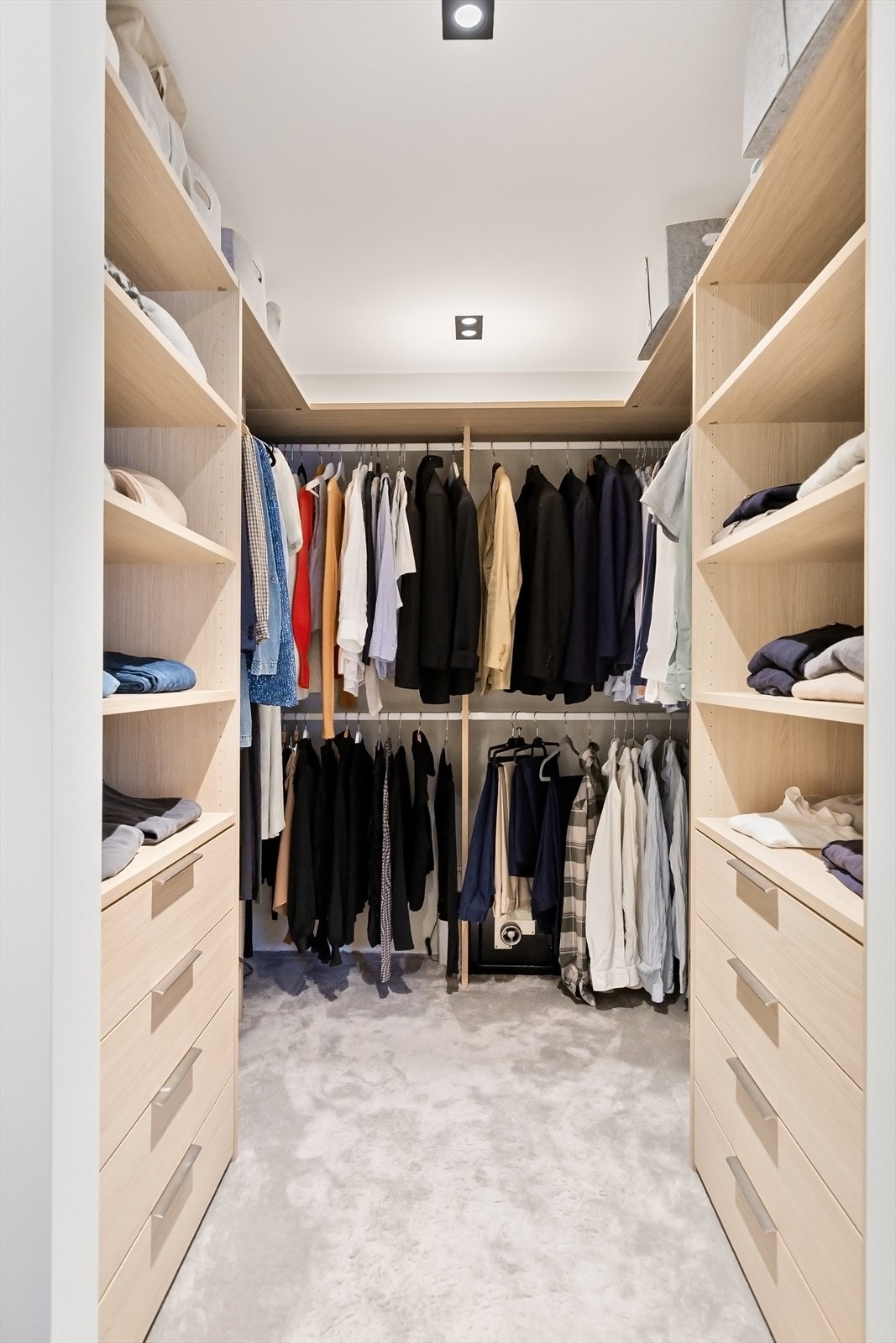 Rikelig med oppbevaringsplass og praktiske løsninger. Galleribilde