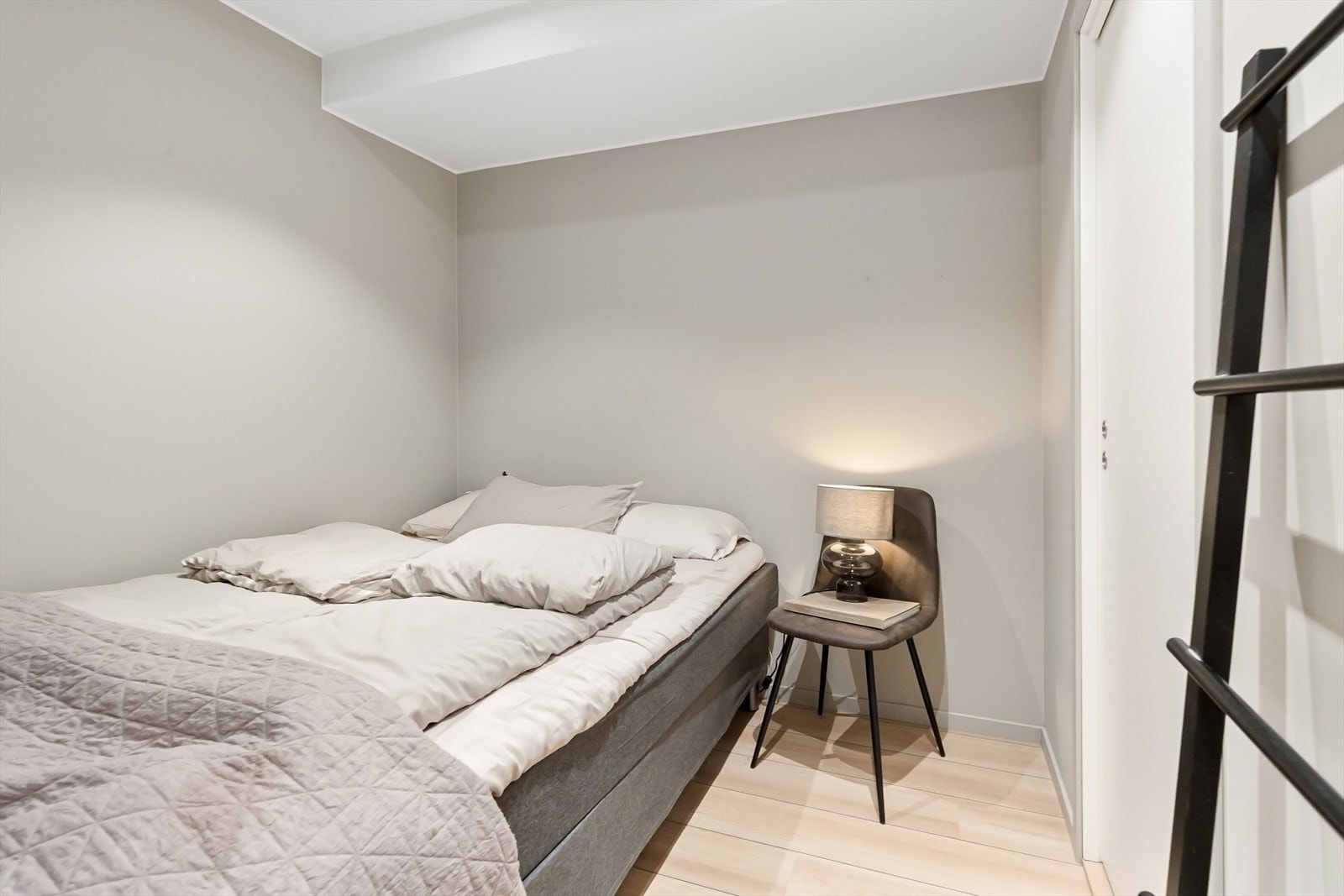 Alkove med god plass til dobbeltseng. Galleribilde