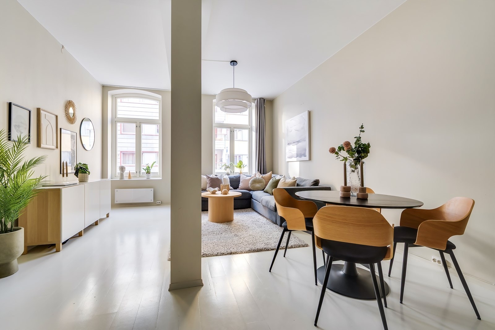 Leiligheten har en god takhøyde på hele 2,91 m. Galleribilde